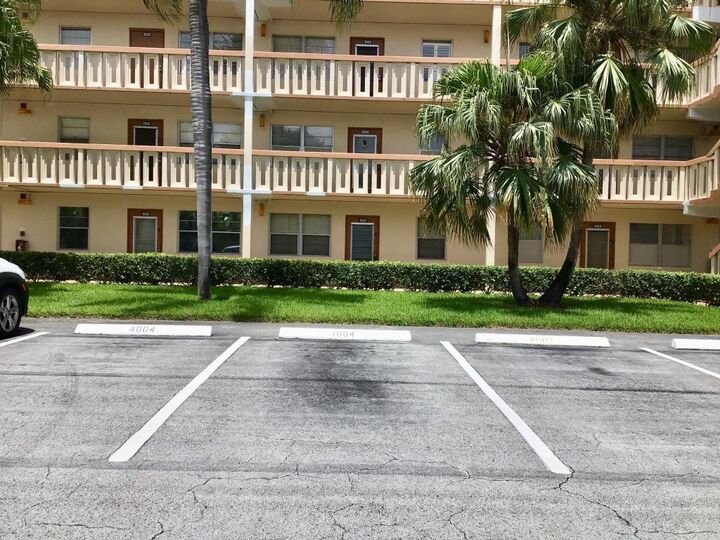 Property Photo:  1004 Newcastle A 1004  FL 33434 