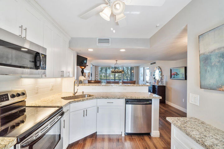 Property Photo: 4832 Esedra Court Apt 206 FL 33467