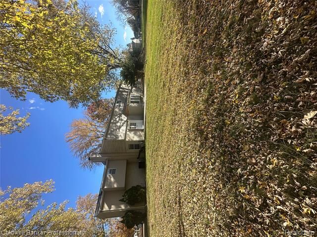 Property Photo:  29585 Woodhaven Lane  MI 48076 