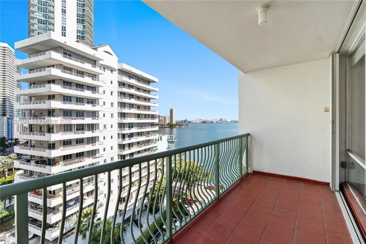 Property Photo:  1408 Brickell Bay Dr 1114  FL 33131 