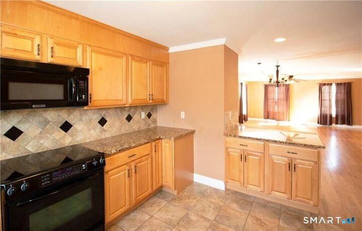 Property Photo:  38 Hooper Street 12  CT 06360 