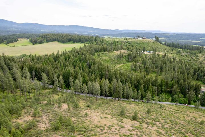 Property Photo:  Xxx N Schwatchtgen Rd  WA 99003 