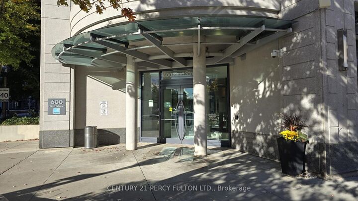 Property Photo:  600 Fleet Street 1310  ON M5V 1B7 