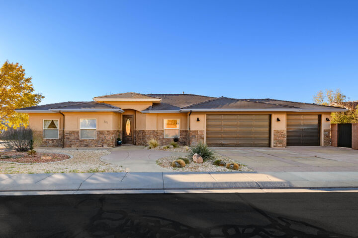 Property Photo:  201 W Lake Ln  UT 84774 