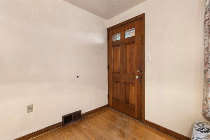 Property Photo:  102 William St  PA 15229 