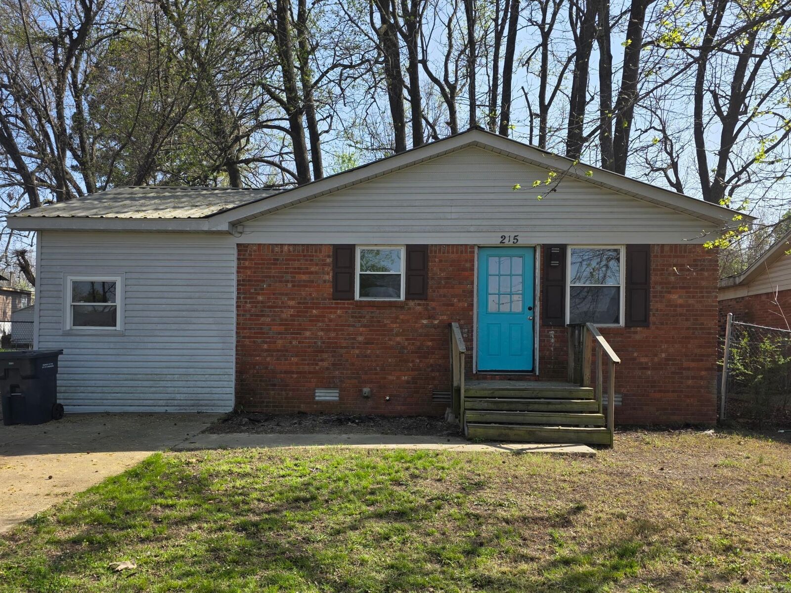 Property Photo:  215 Pine Street  AR 72401 