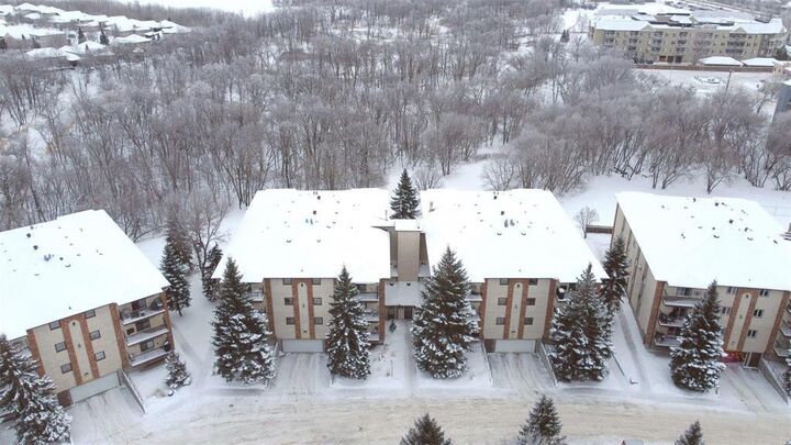 Photo de la propriété:  805 St Anne'S Road  MB R2N 3X5 