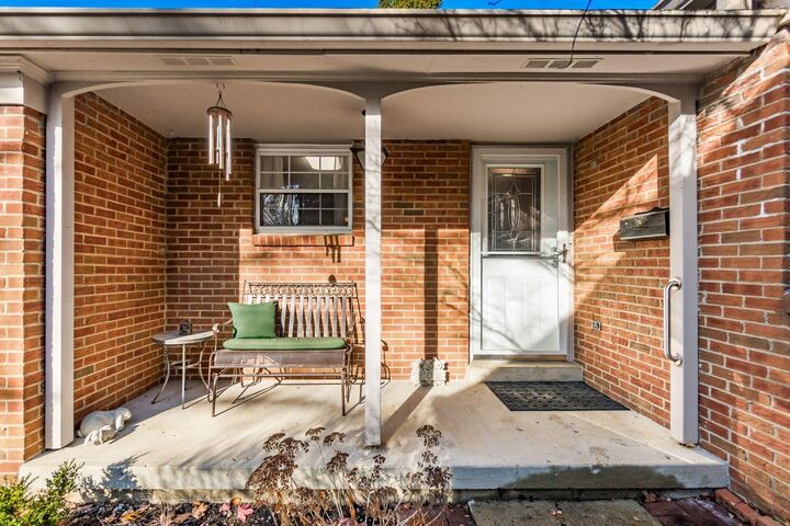 Property Photo:  4404 Airendel Court  OH 43220 