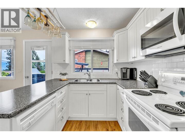 Property Photo: 2887 Aberdeen Road BC V4T 1J7