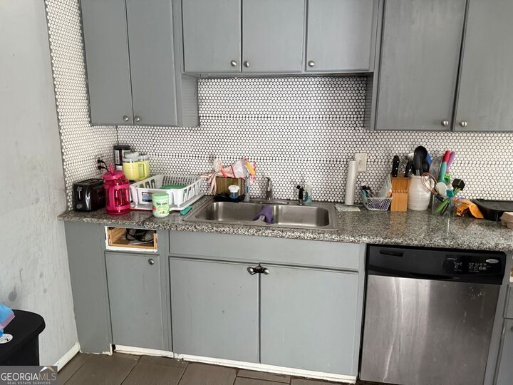 Property Photo:  3231 Abbeywood Drive  GA 30034 