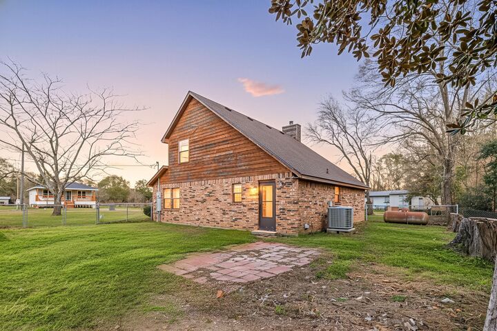 Property Photo:  236 Pine Ridge Drive  TX 77327 