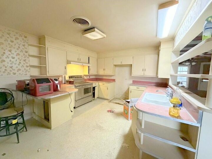 Property Photo:  209 N Gordon Drive  TX 75835 