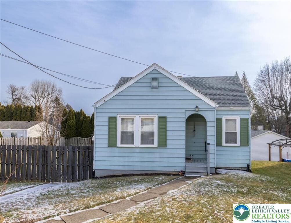 Property Photo:  2732 Oregon Street  PA 18045 