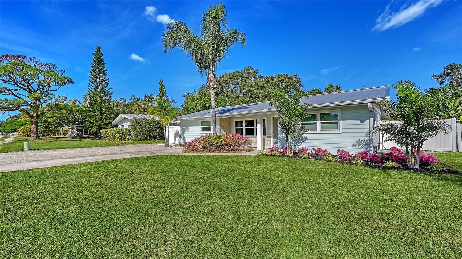 Property Photo:  2115 Grove Street  FL 34239 