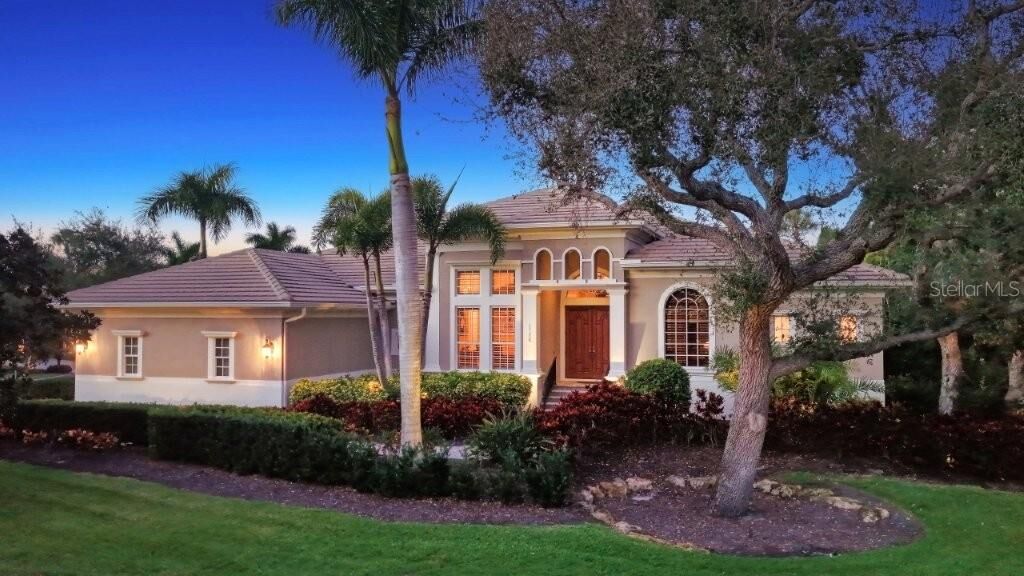 Property Photo:  3311 Sabal Cove Drive  FL 34228 