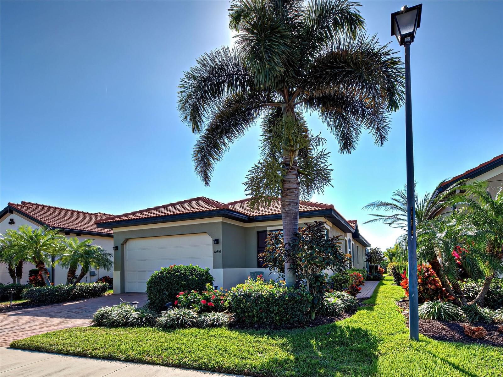 Property Photo:  10353 Crooked Creek Drive  FL 34293 