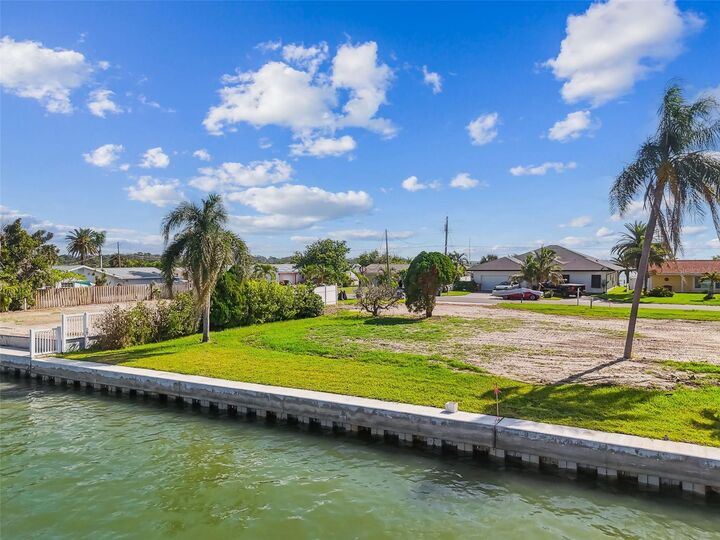 Property Photo:  570 Johns Pass Avenue  FL 33708 