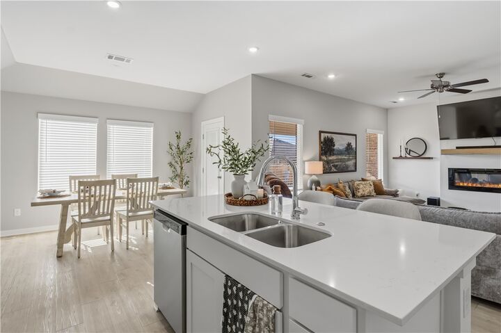 Property Photo:  1021 Pebble Drive  AR 72753 