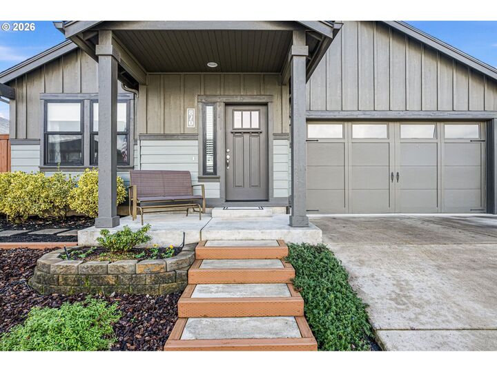 Property Photo:  820 Tyson Ln  OR 97404 