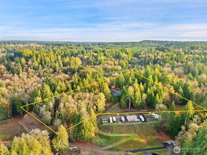 Property Photo:  401 E Cove View Road  WA 98528 