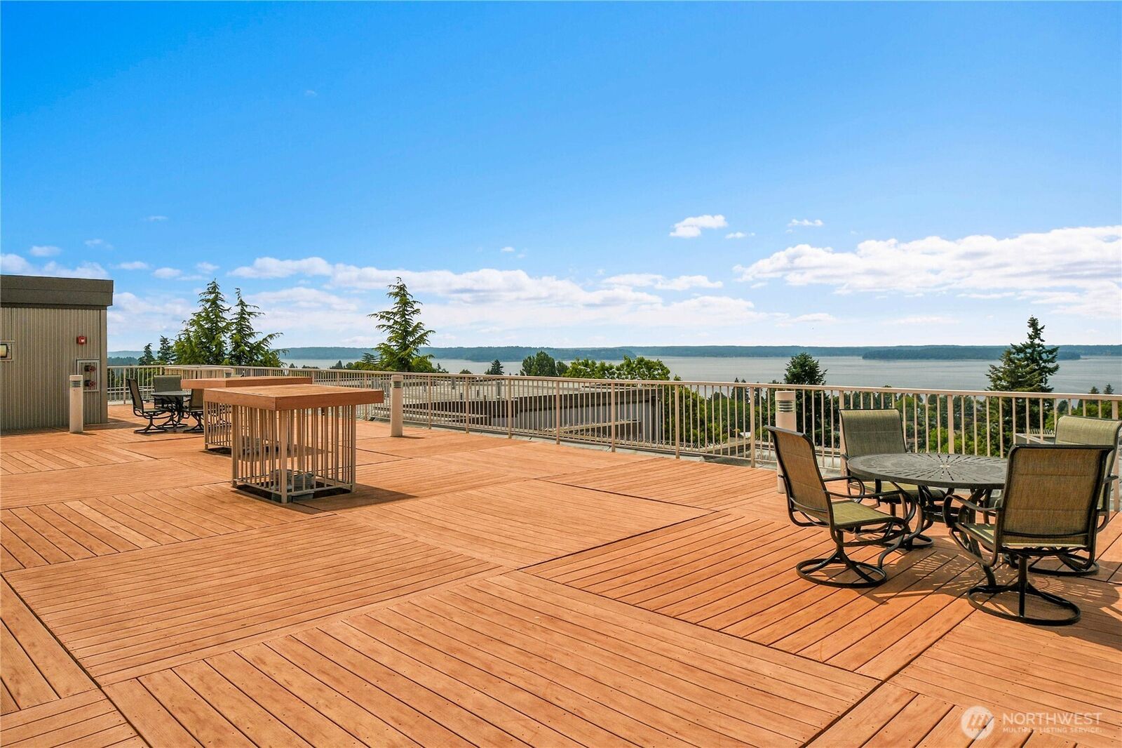 Property Photo: 5001 California Avenue SW 212 WA 98136