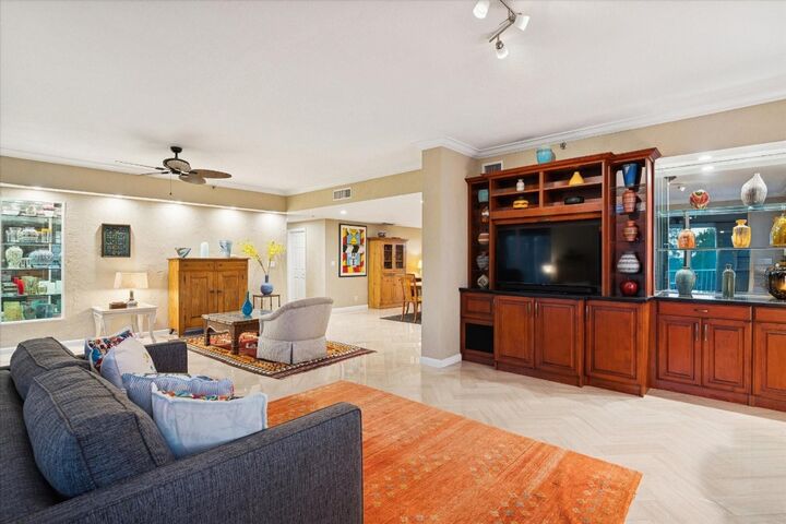 Property Photo:  4112 W Palm Aire Drive 124A  FL 33069 