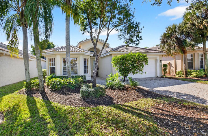 Property Photo: 9870 Casa Mar Drive FL 33467