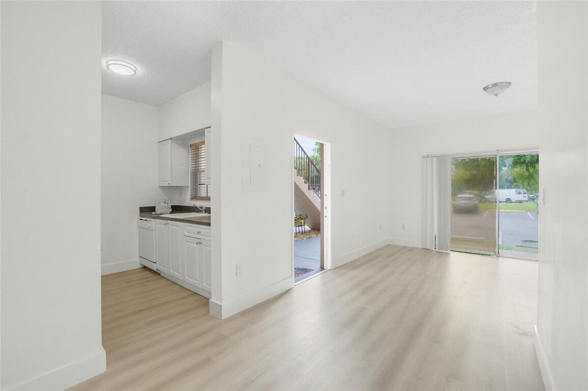 Property Photo:  1731 NW 96th Terrace 2E  FL 33024 