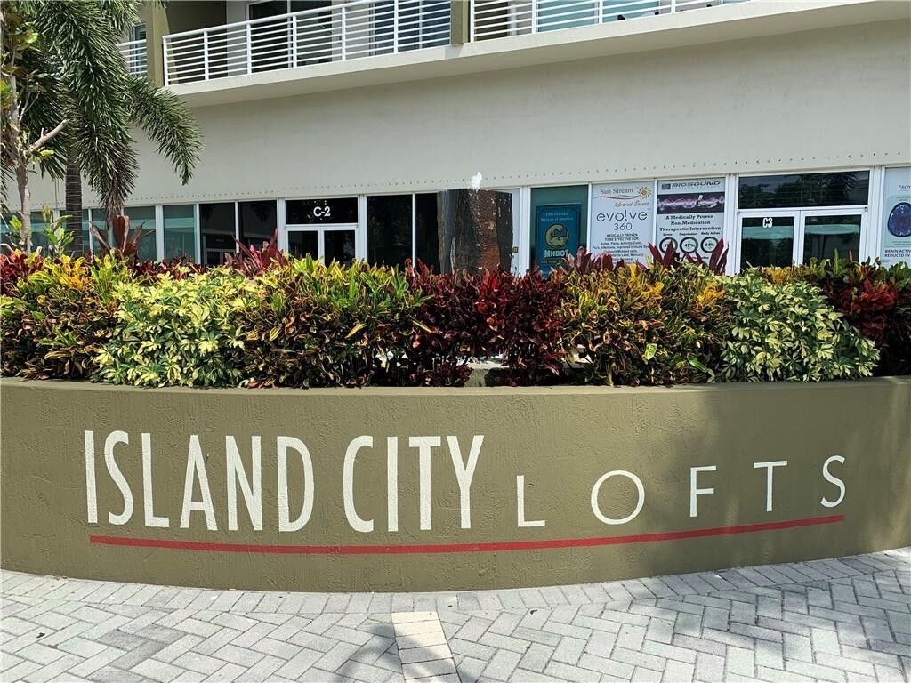 Property Photo:  2301 Wilton Drive 310  FL 33305 