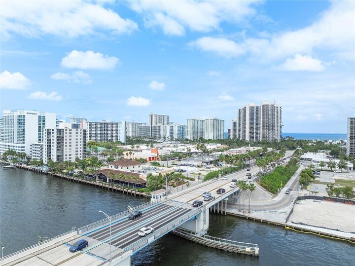 Property Photo: 3000 E Oakland Park Boulevard 1101 FL 33306