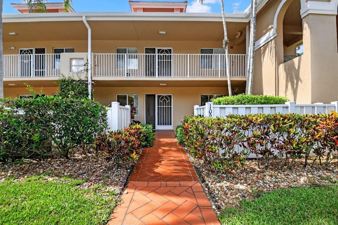 Property Photo:  5914 Regal Glen Drive 109  FL 33437 