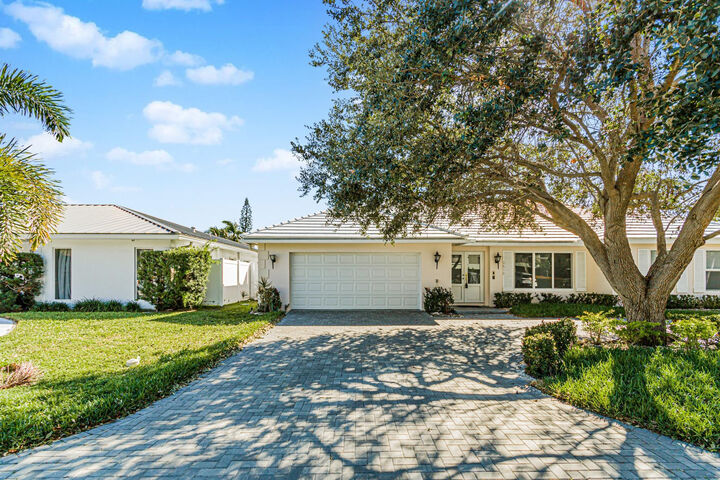 Property Photo: 2810 NE 60th Street FL 33308