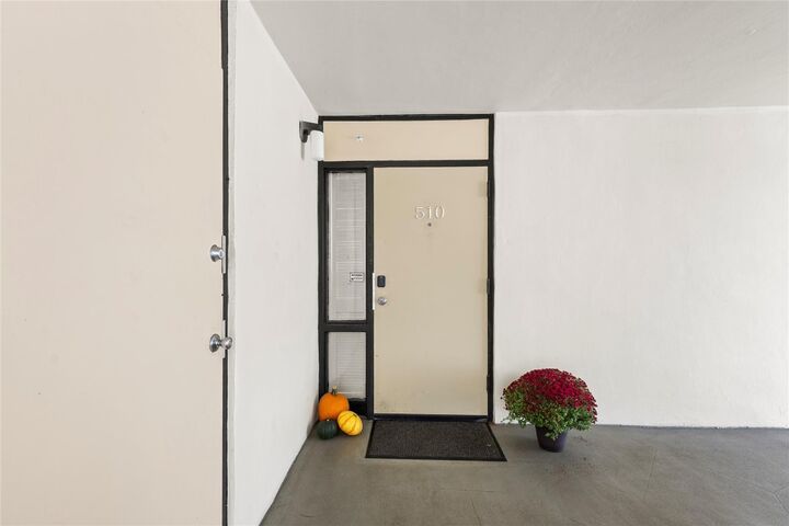 Property Photo:  1401 S Federal Highway 510  FL 33432 