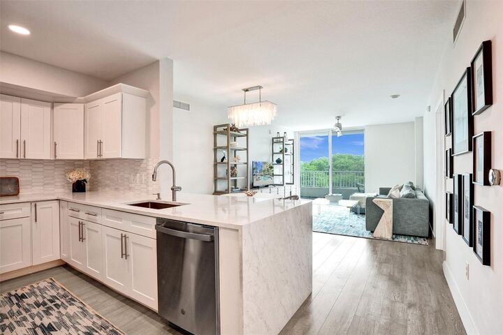 Property Photo:  700 E Boynton Beach Boulevard 406  FL 33435 