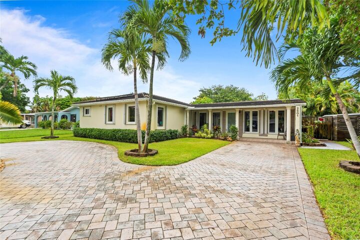 Property Photo:  2501 NW 8th Avenue  FL 33311 