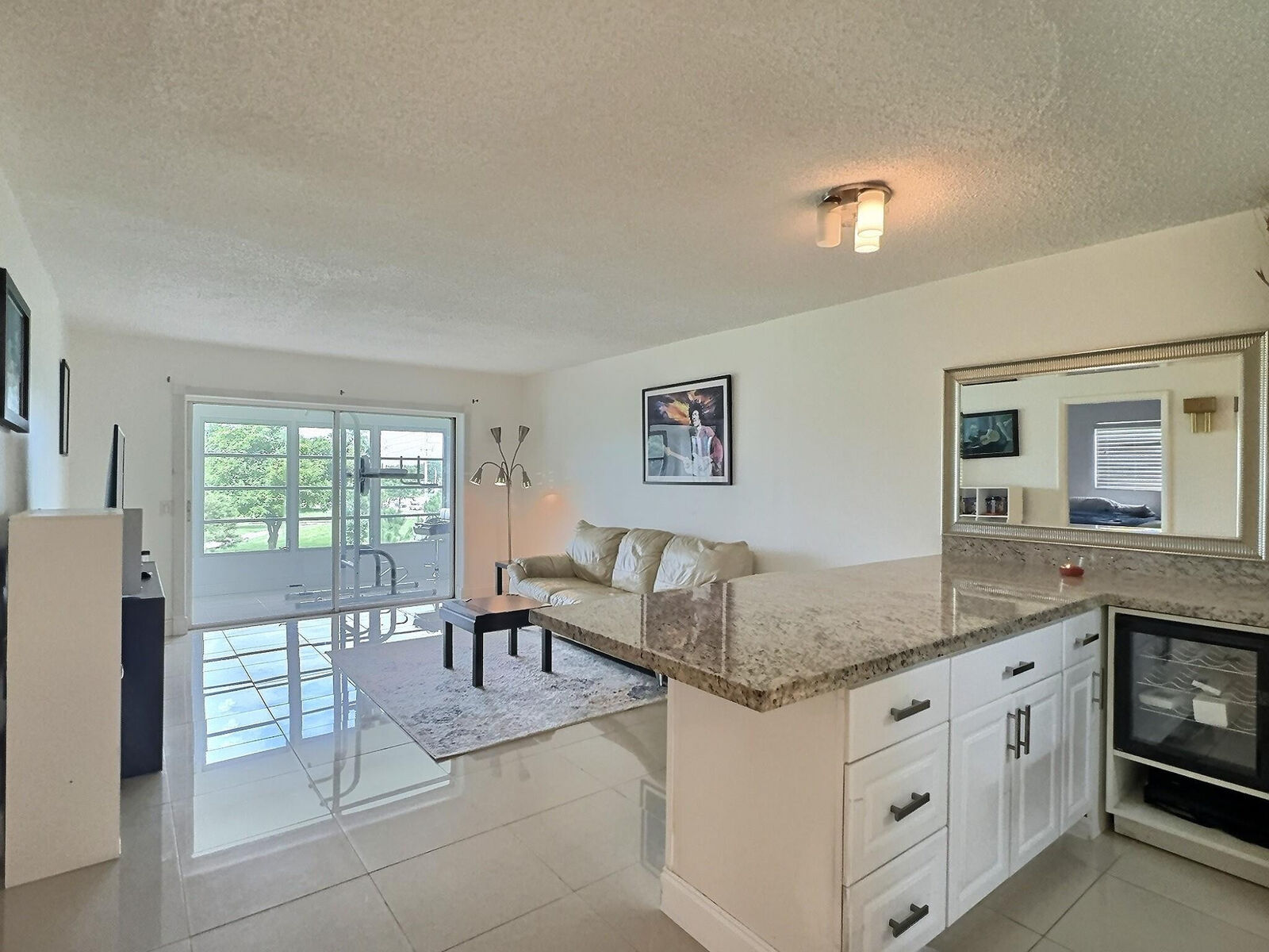 Property Photo: 2431 SW 82nd Avenue 304 FL 33324