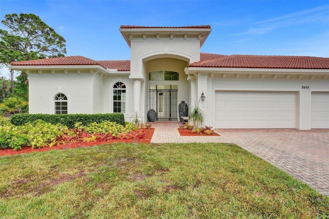 Property Photo:  7450 Legends Drive  FL 34986 