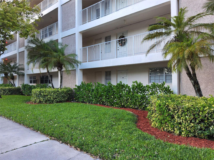 Property Photo:  3151 S Palm Aire Drive 107  FL 33069 
