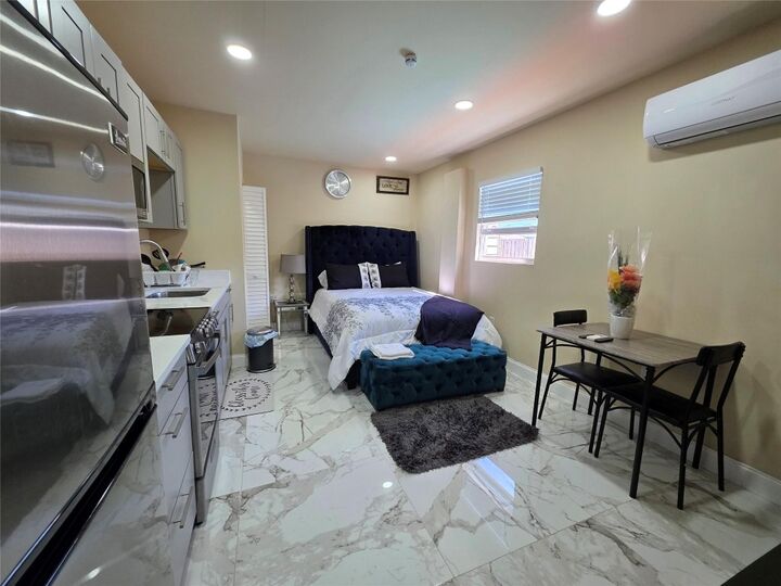 Property Photo:  2310 NW 60th Terrace  FL 33313 