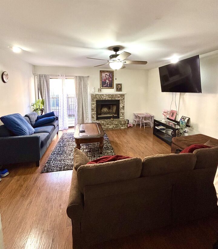 Property Photo: 2405 S Capri Ln KS 67210-1943