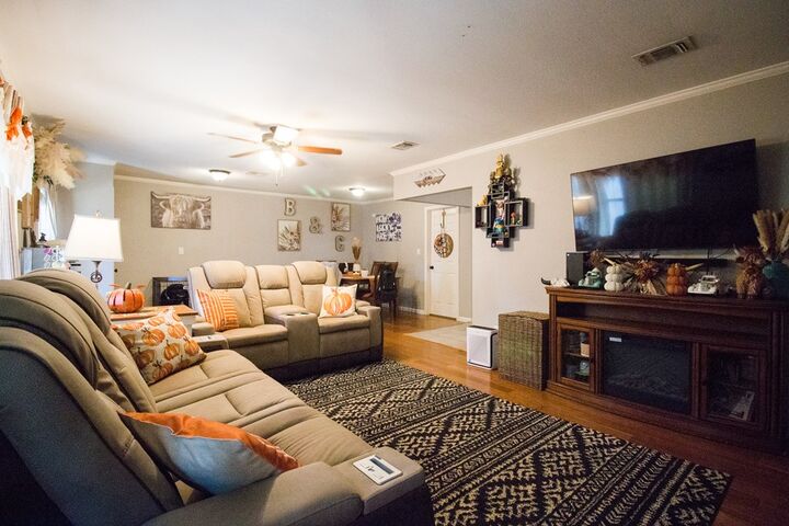 Property Photo: 213 N Van Buren St TX 76901