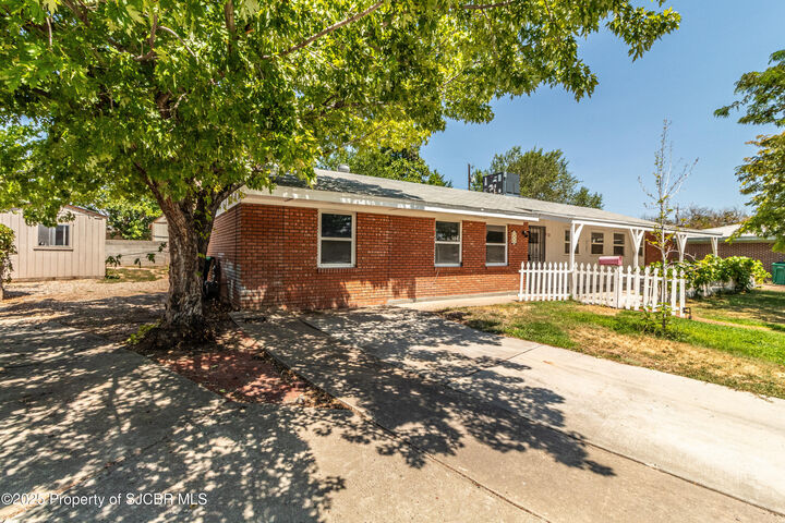 Property Photo:  212 W Sunset Place  NM 87401 