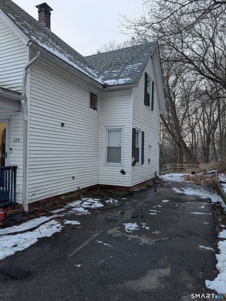 Property Photo:  100 7th Street  CT 06360 