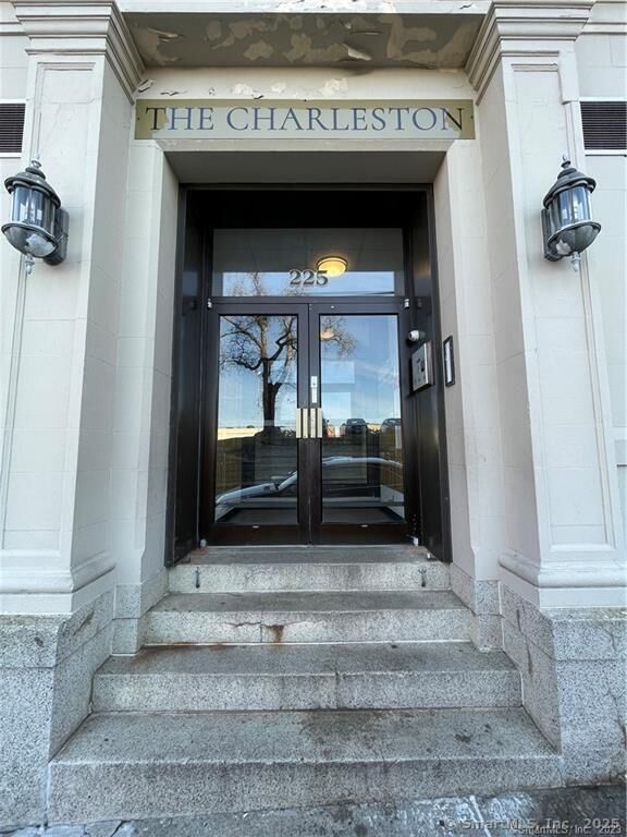 Property Photo:  213 Golden Hill Street 6D  CT 06604 