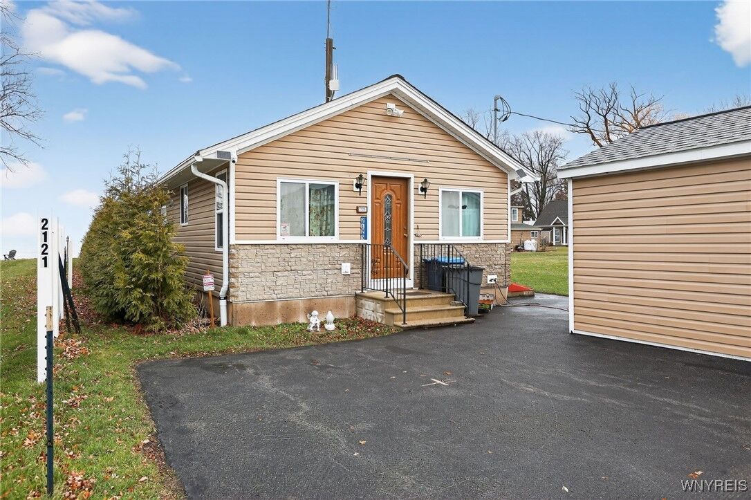 Property Photo:  2125 Lake Road  NY 14174 