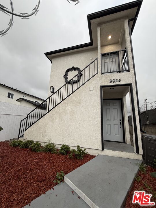 Property Photo:  8624 Graham Ave  CA 90002 
