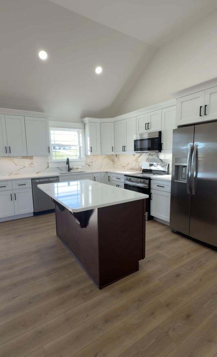 Property Photo:  148 Lone Oak Court  KY 42503 