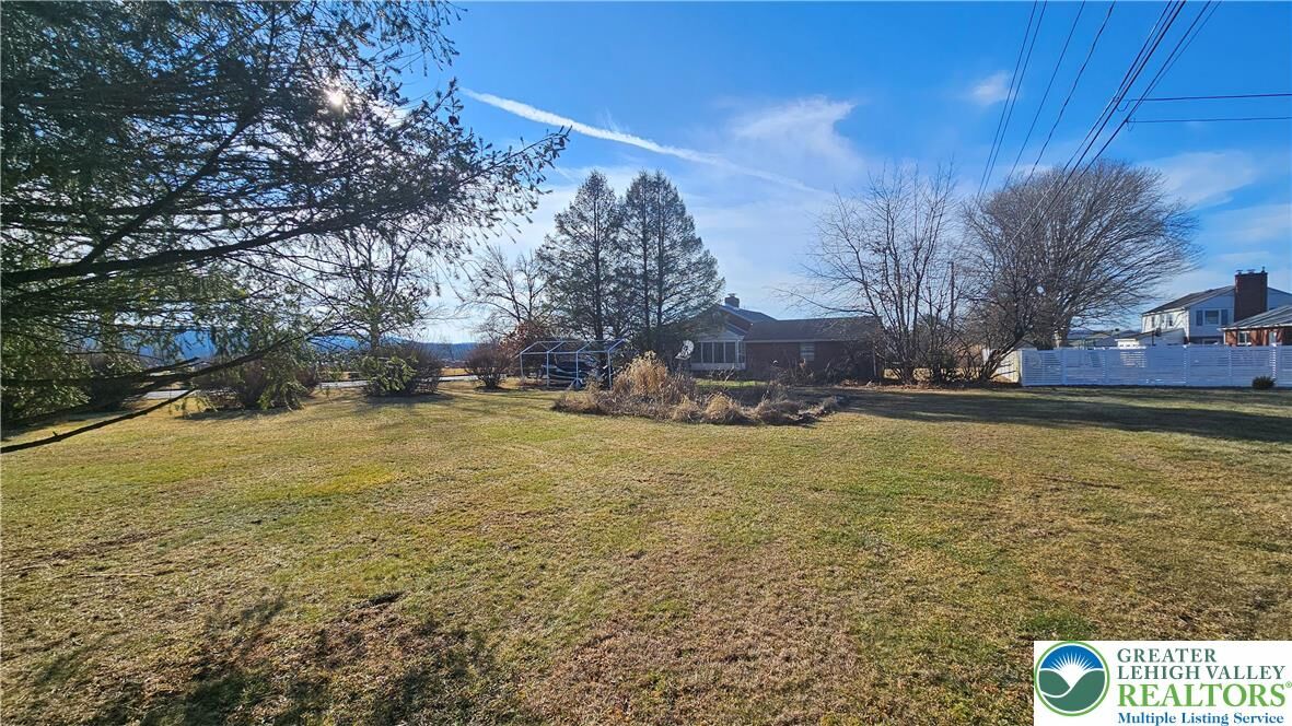 Property Photo:  325 E Walnut Street  PA 18055 