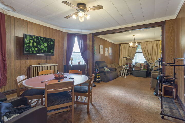 Property Photo: 1032 S Maple Avenue IL 60304