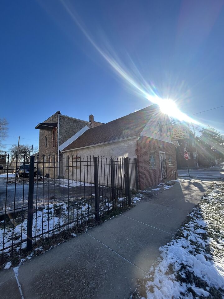 Property Photo:  1001 N Springfield Avenue  IL 60651 